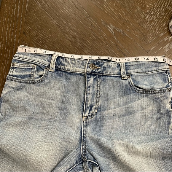 Chico’s Platinum denim light wash ultimate fit slim leg jeans - Picture 15 of 17